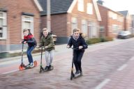 Matthijs Agteresch met vriendjes Thijs en Ruben_ Verkeer _5_