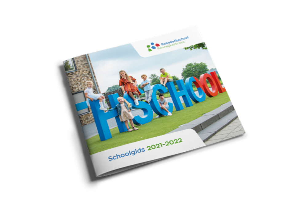 01_square_brochure_mockups