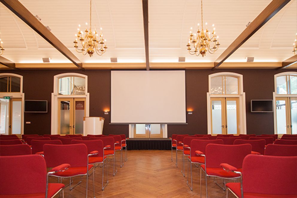 Presentatiescherm theateropstelling Groot Auditorium web