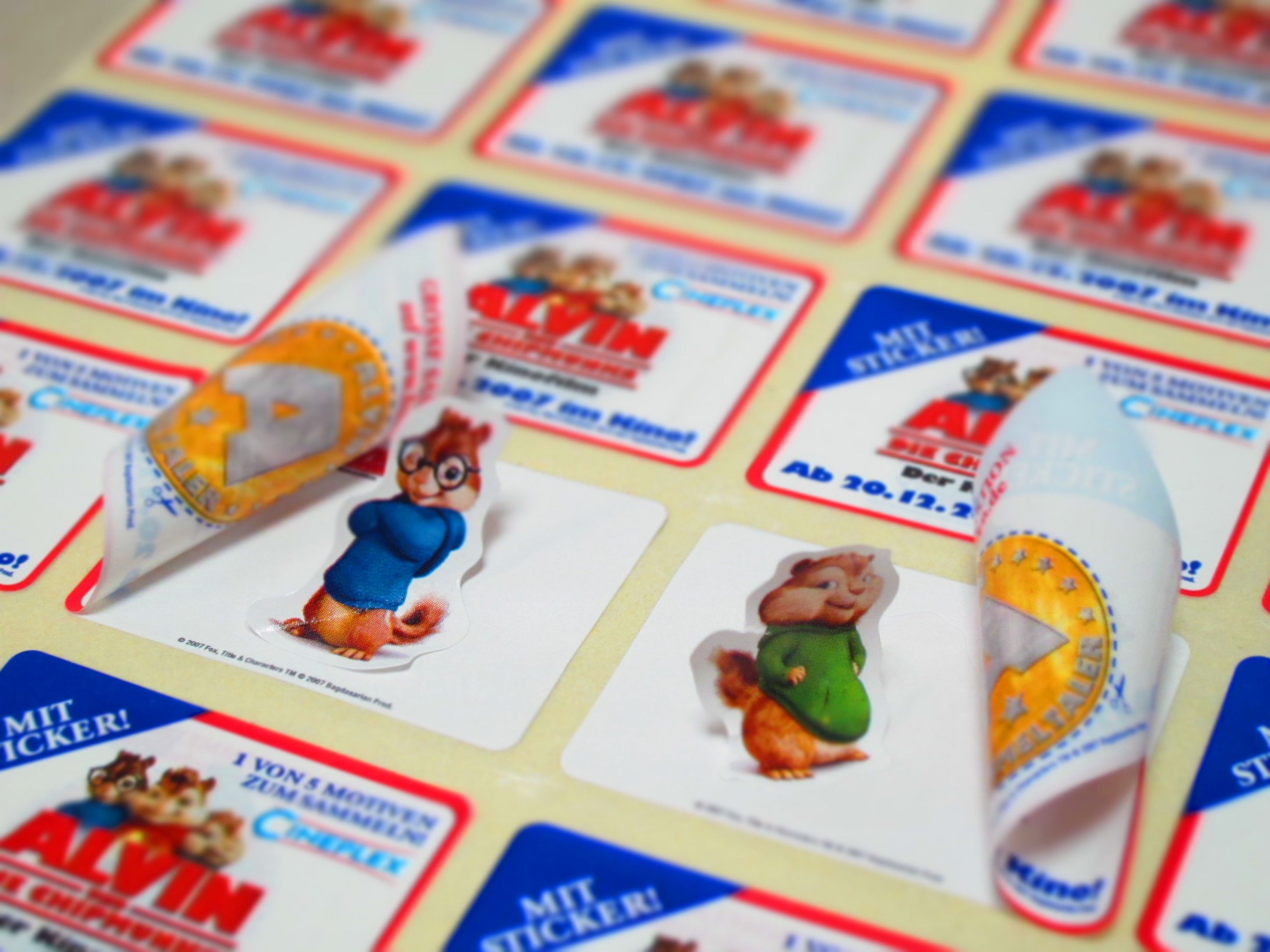 Multi-layer labels increase promotion and information | MPS