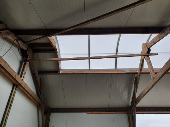 Lichtstraten in bedrijfshal