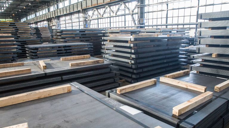 Staalplaat diverse afmetingen en diktes Diverse pallets met staalplaten in diverse afmetingen