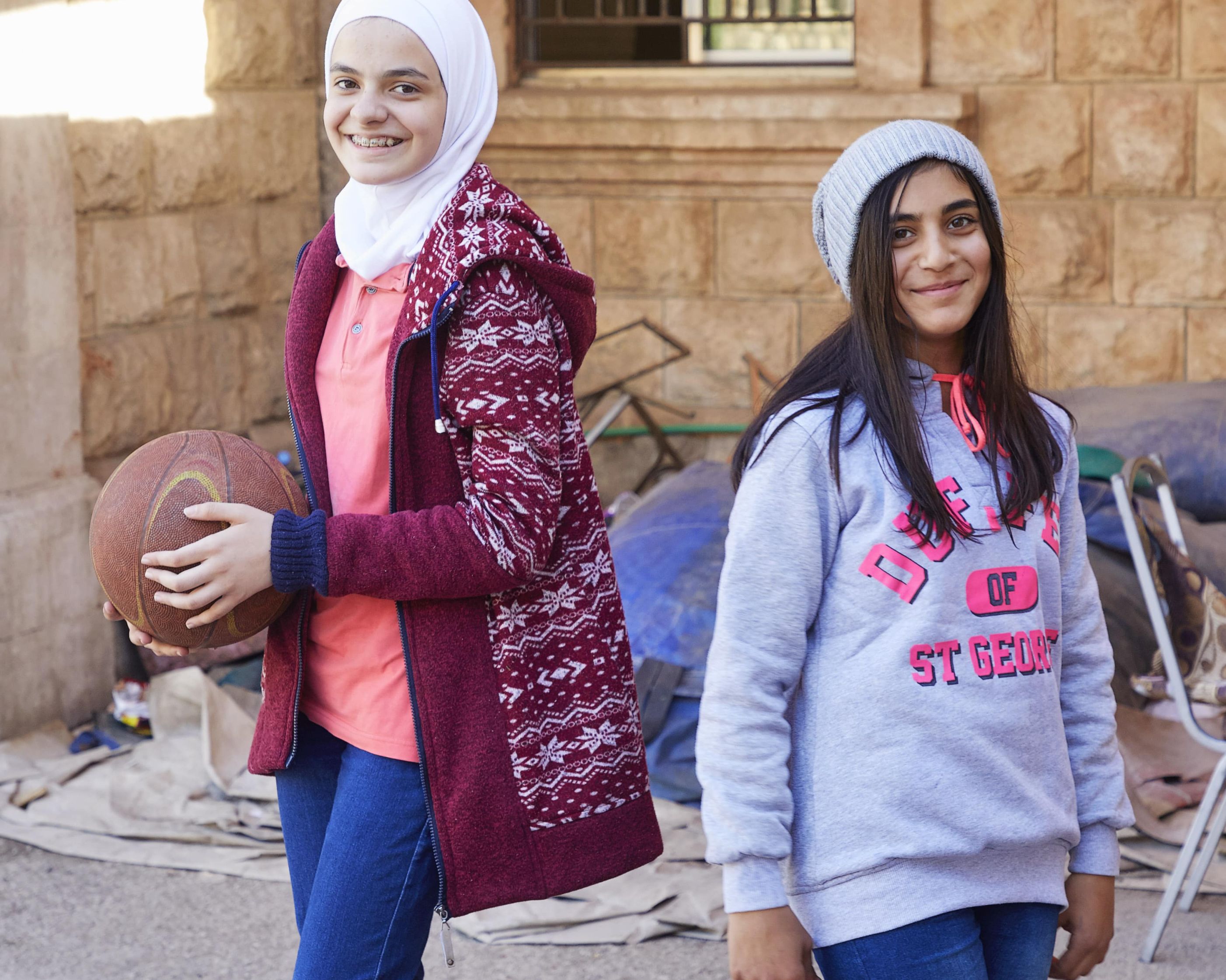 Libanon_meisjes_buiten