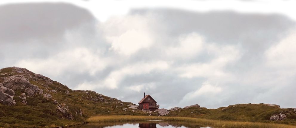 cabin-73690.jpeg