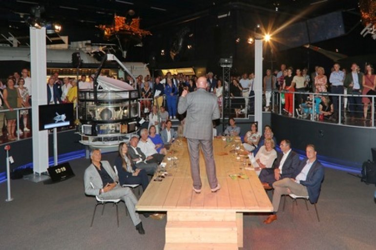 Andre Kuipers vertelt over maanreizen op Space Connect
